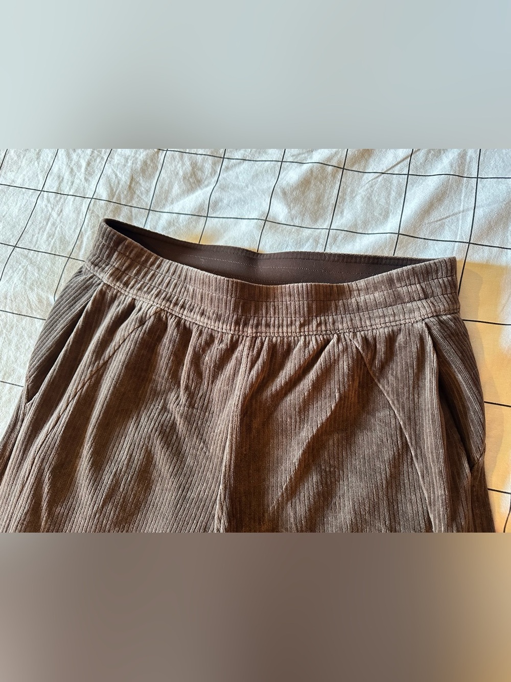 Lululemon Scuba Mid-Rise Wide-Leg Crop *Velvet Cord 8 Espresso Brown - Picture 10 of 15